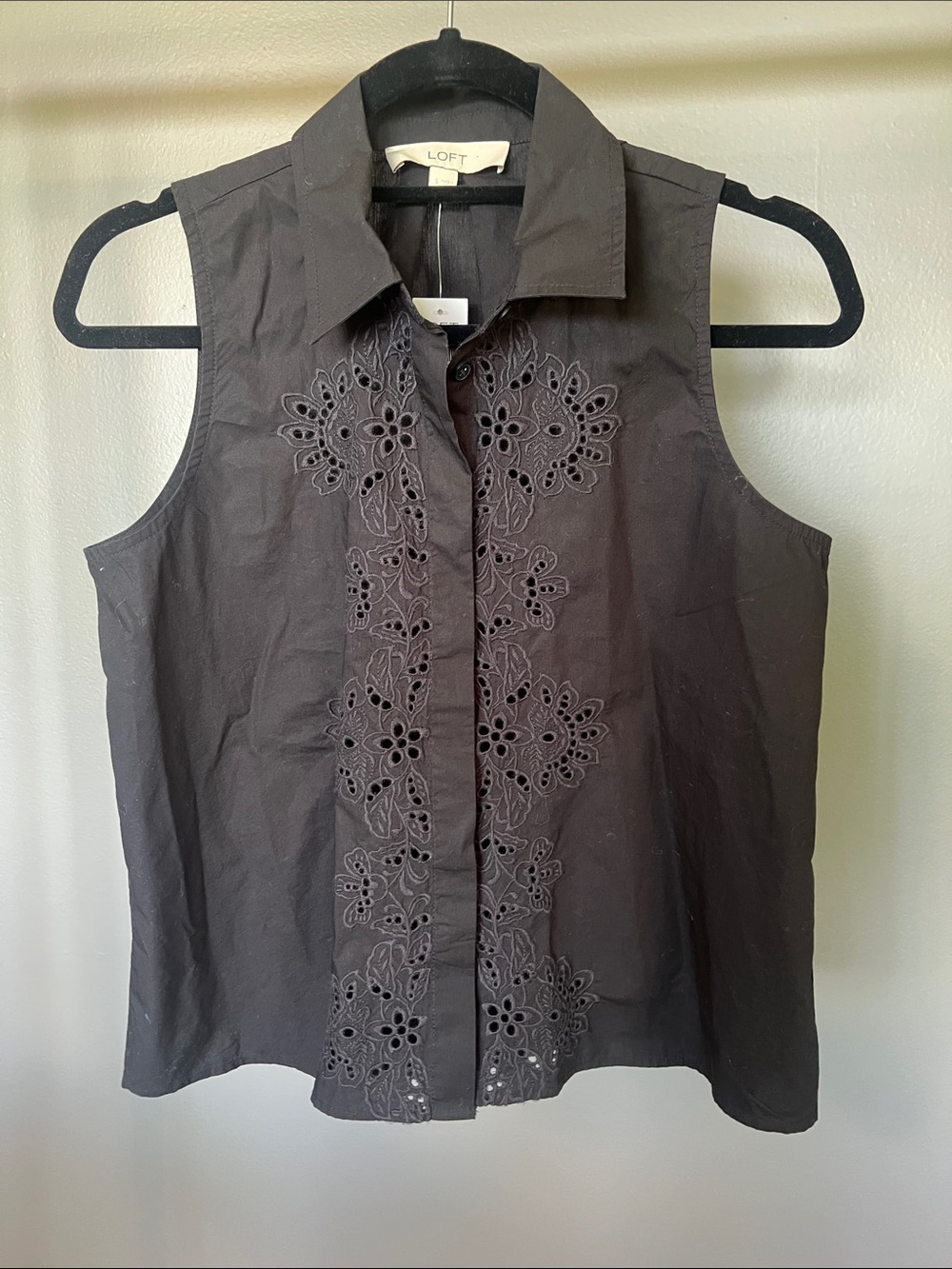 LOFT Black Sleeveless Button-Front Eyelet Blouse